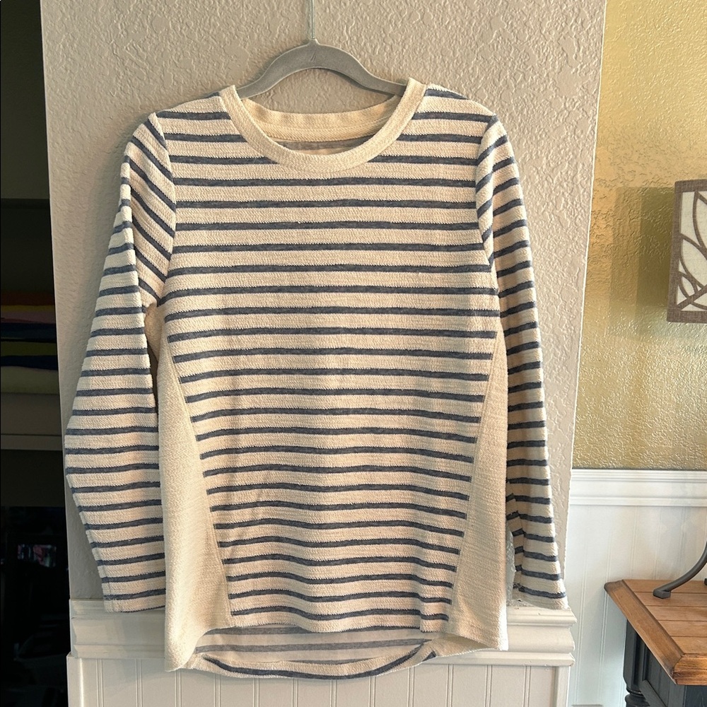 Per Se Cream and Blue Striped Sweater sizeM